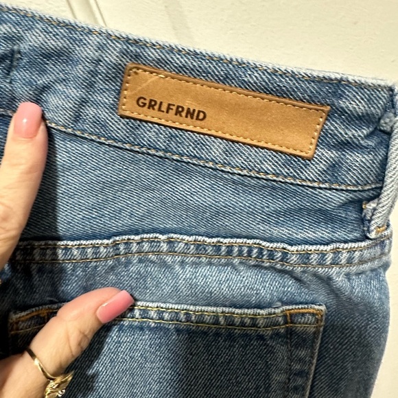 GRLFRND Cindy High Rise Distressed Denim Shorts size 26 - Picture 4 of 5